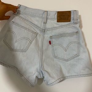 LEVI’S shorts